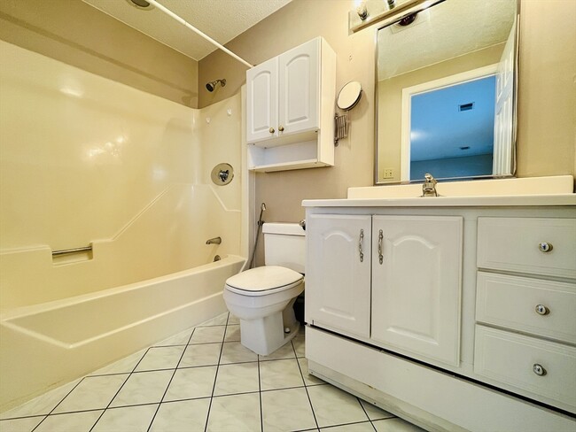 Building Photo - 30 Margin St