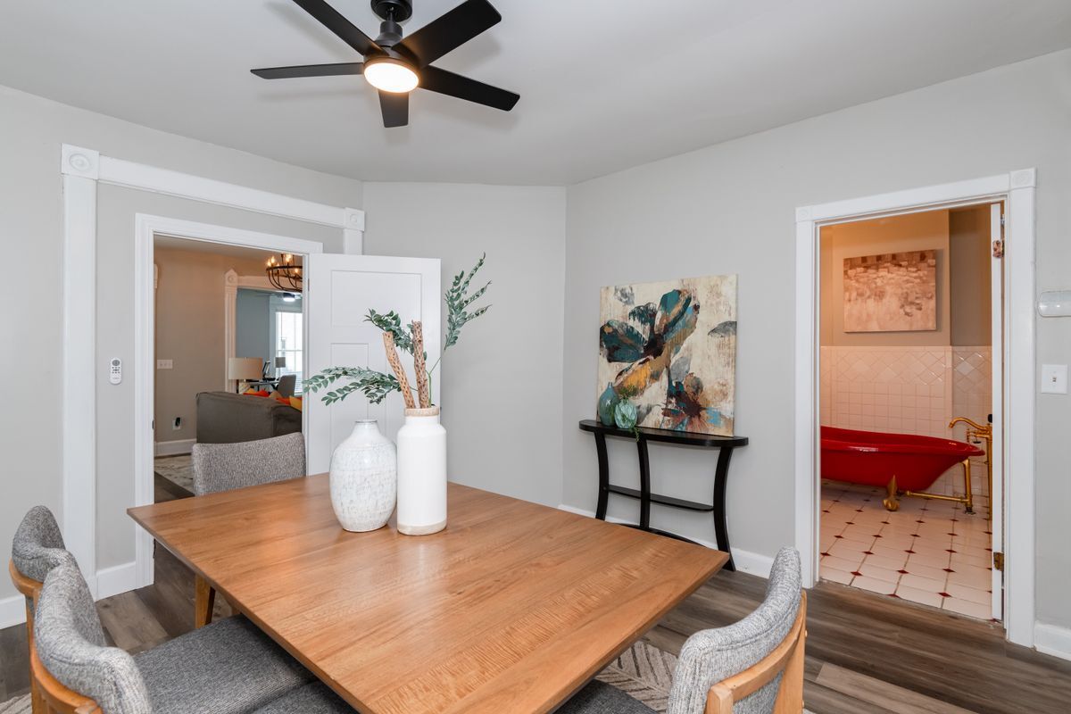 Building Photo - 130 Mound St