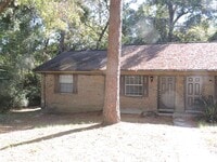 Building Photo - Convenient Northeast location!