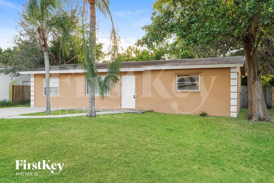 Building Photo - 6817 Massachusetts Dr