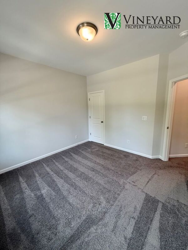 Building Photo - 265 Birchwood Row