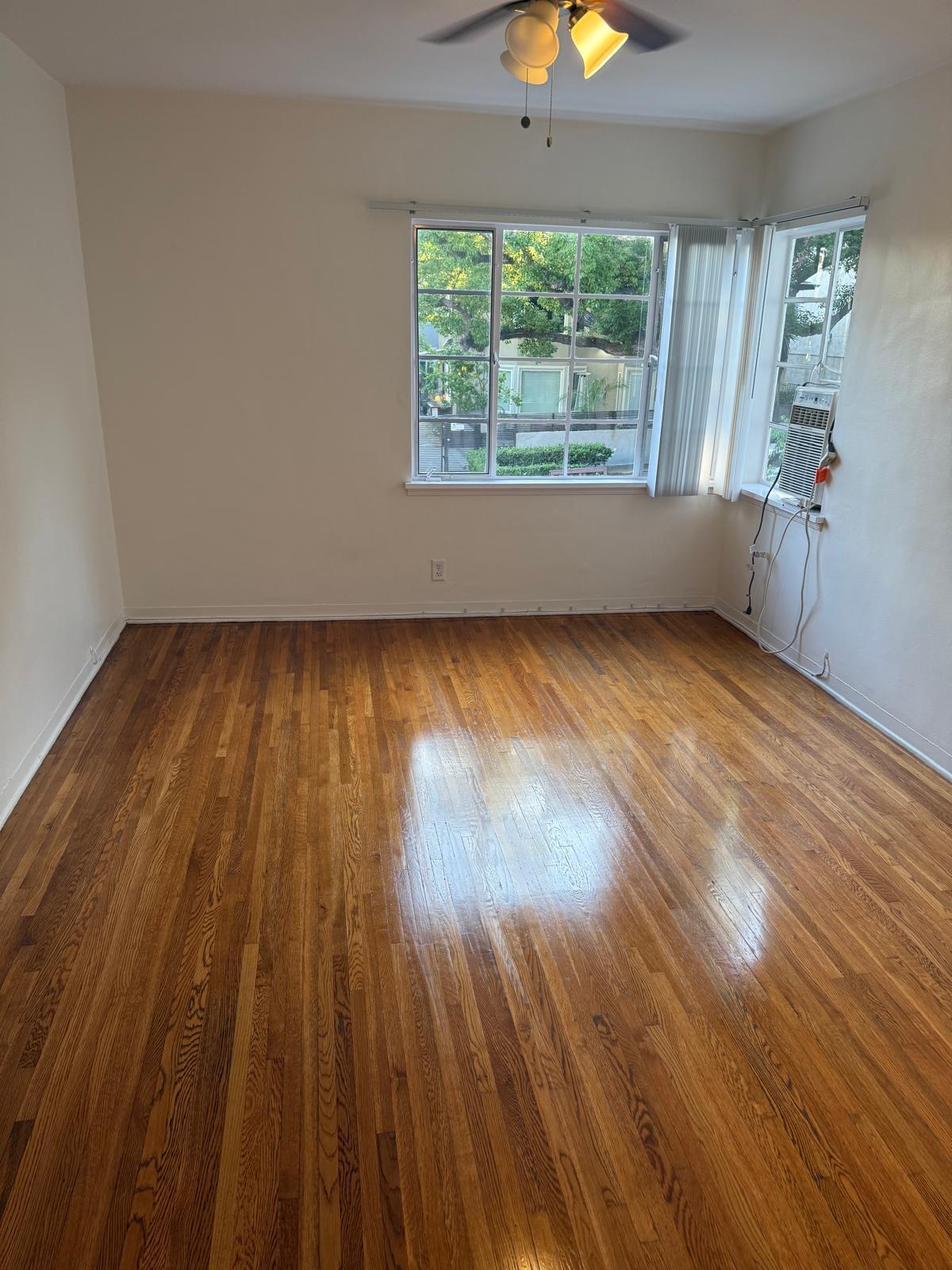 Living room - 1114 N Sweetzer Ave