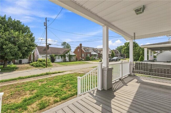 Building Photo - 297 Grandview Way