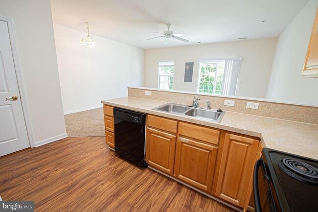 Building Photo - 420 Parkview Ct