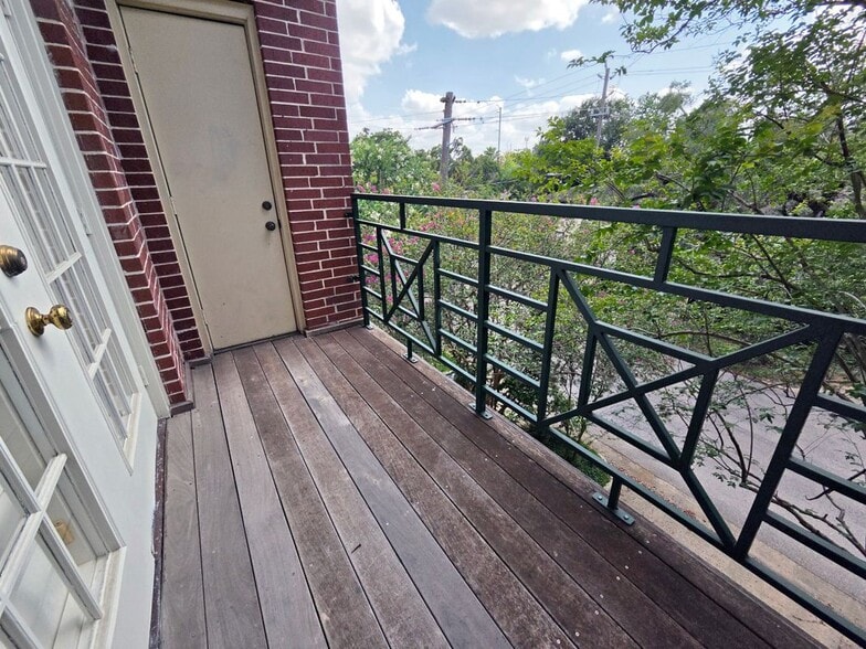 Building Photo - 4509 Hazard St