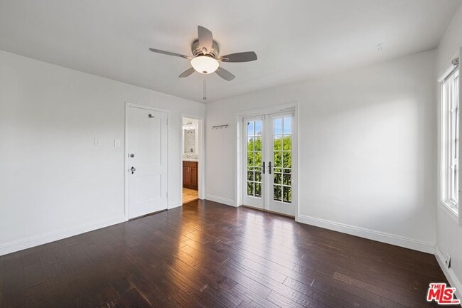 Building Photo - 366 S Crescent Heights Blvd