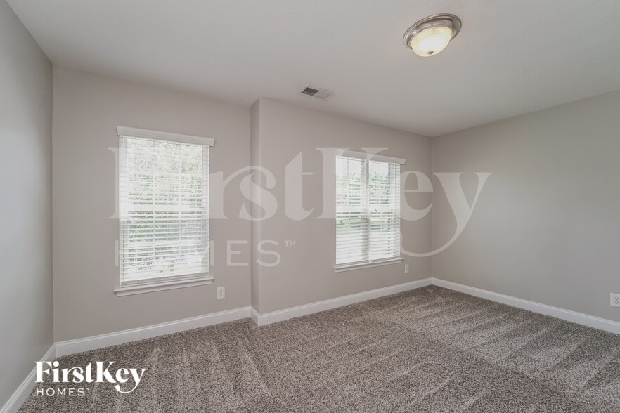 Building Photo - 2408 Kinmere Dr