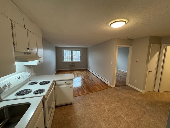 Building Photo - 50 Danbury Dr