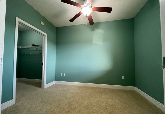 Building Photo - 2400 Grandiflora Blvd