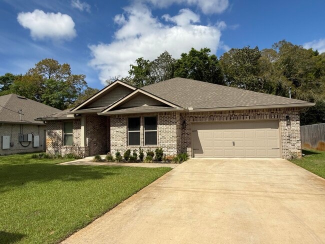 Building Photo - 1002 Gloria Ave