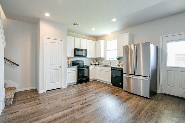 Building Photo - 24967 Goldoni Dr