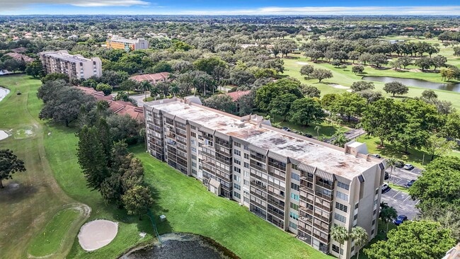 Building Photo - Gorgeous 2 bedroom 2  Condo in Boca Raton across from Nova University