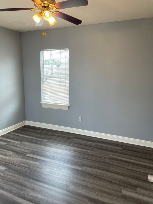 Building Photo - 4BD/2BA in the heart of MidCity