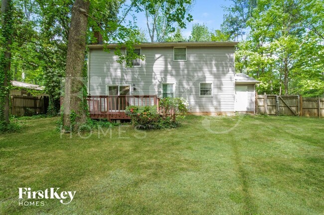 Building Photo - 7225 Rollingridge Dr