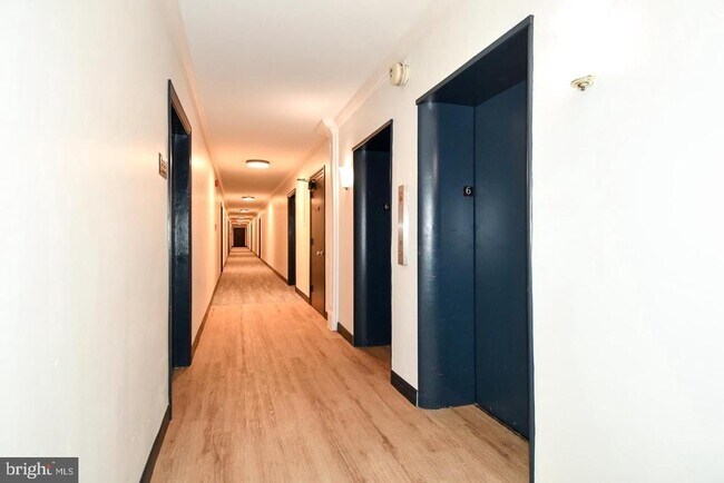 Building Photo - 1300 S Arlington Ridge Rd