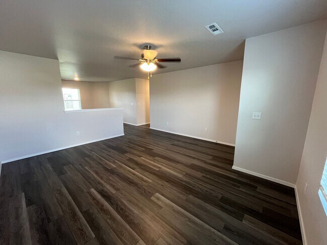 Building Photo - *NOW PRELEASING* Three Bedroom | Two Bath Home in Somerset