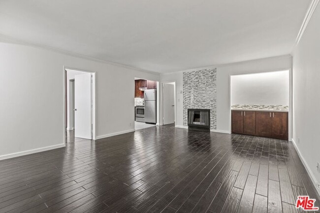 Building Photo - 1033 6th St