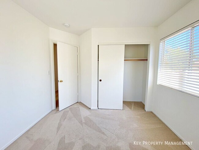 Building Photo - 198 Chadwell Ct