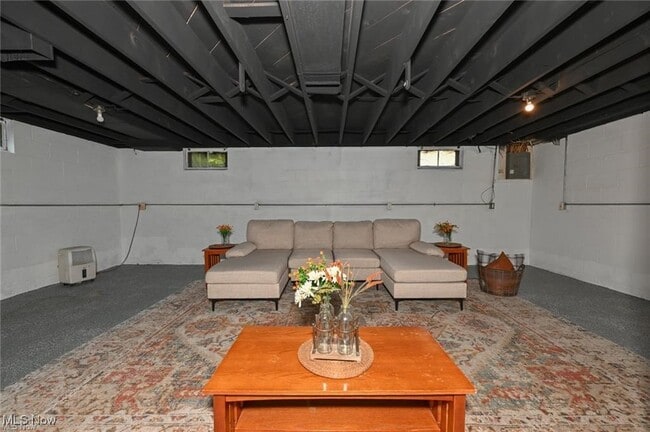 Building Photo - 357 E Paige Ave