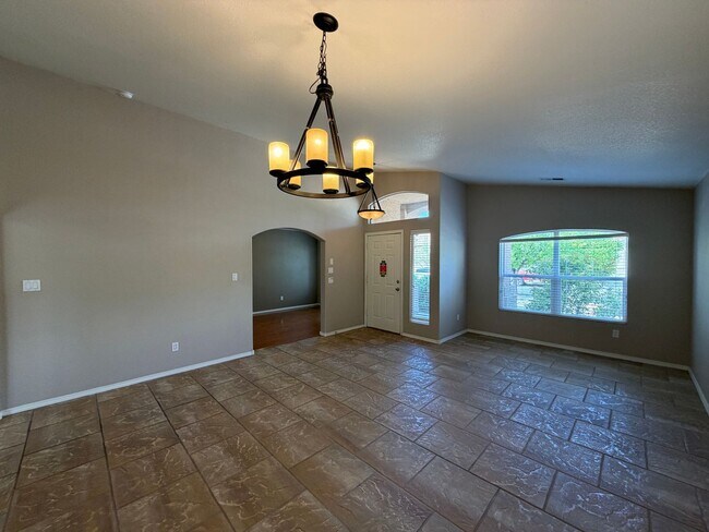 Building Photo - 3 Bedroom Single Story Home Available Near Dellyne Ave NW & Unser Blvd NW!