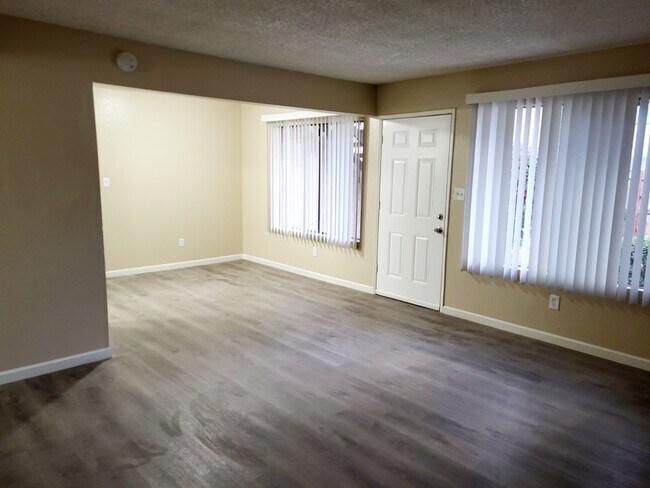 Building Photo - 3009 La Costa St