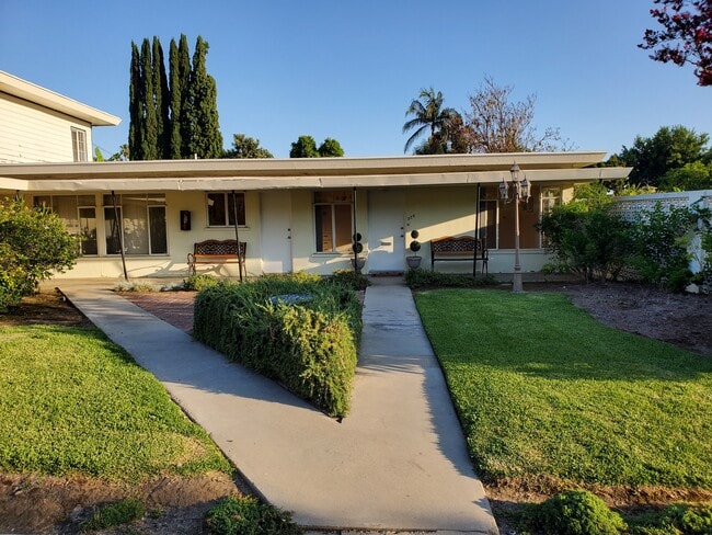 Building Photo - 224 Santa Rosa Rd