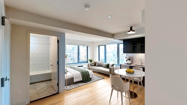 Interior Photo - 180 Franklin