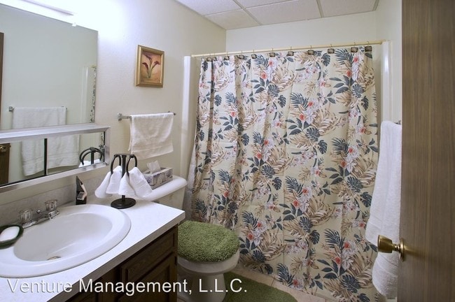 Building Photo - 5555 SW 9th St