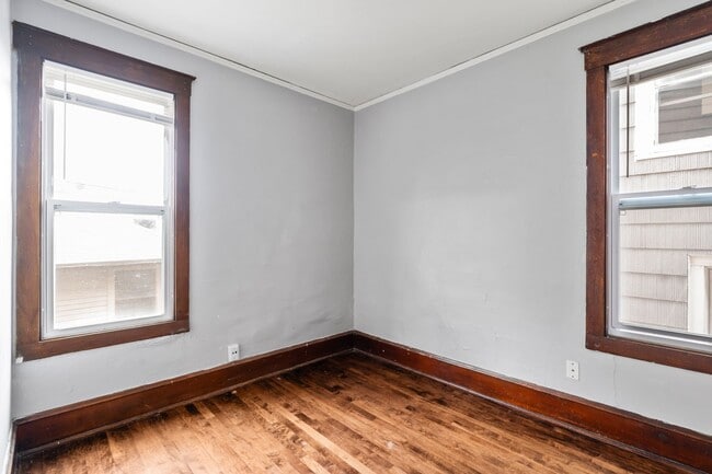 Building Photo - Murray house