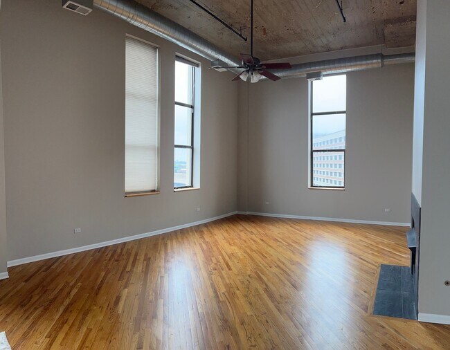 Building Photo - 758 N Larrabee St