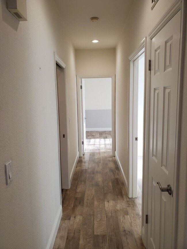 Building Photo - Beautiful Updated Condo in Prime San Ramon...