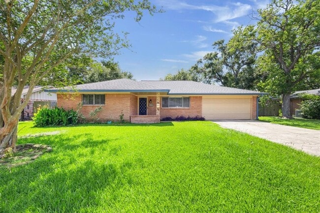 Primary Photo - 10622 Oasis Dr