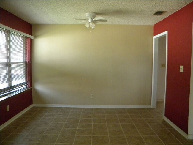 Building Photo - 4929 Reginald Dr