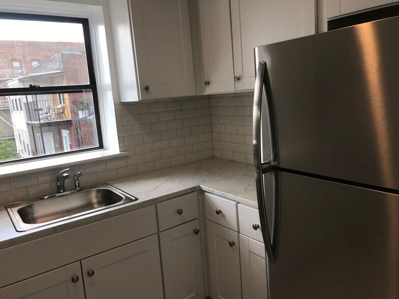 Building Photo - 1104 Palisade Ave
