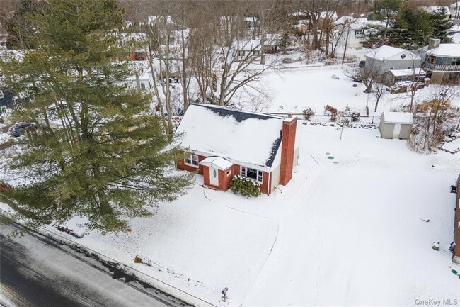 Building Photo - 74 Lakeshore Dr E