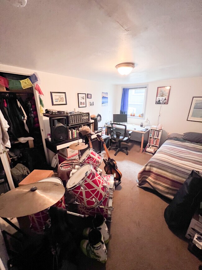 Building Photo - 4020