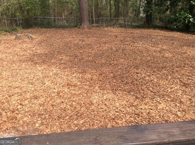 Building Photo - 105 E Mimosa Dr