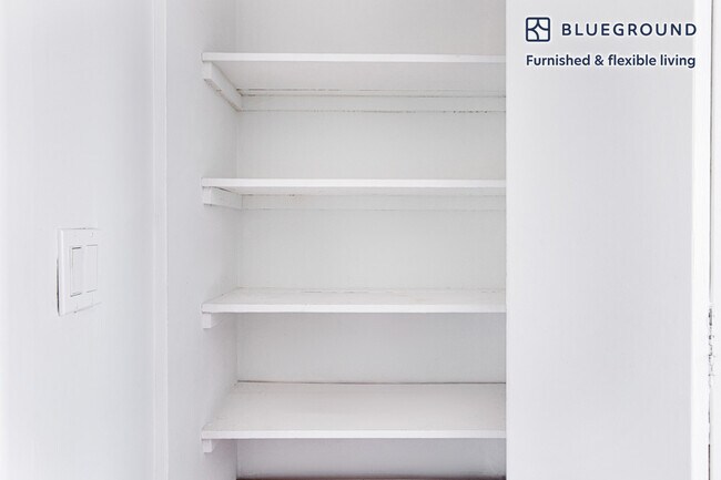 Building Photo - 8 Whittier Pl