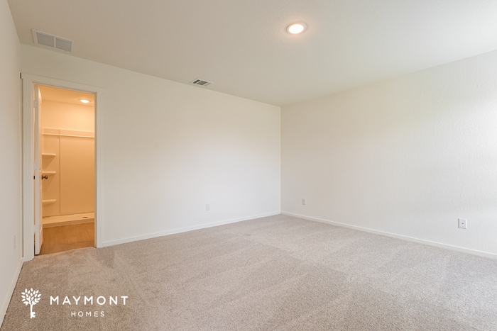 Building Photo - 2404 Shady Grv