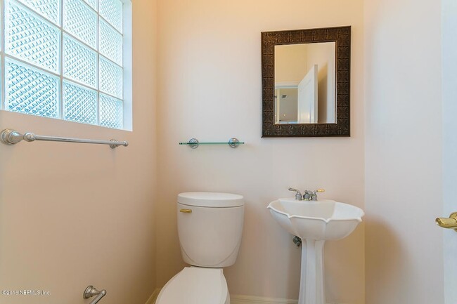 Building Photo - 1626 Strand St