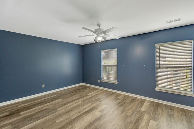 Building Photo - Spacious Cane Bay Home with Pond Views!