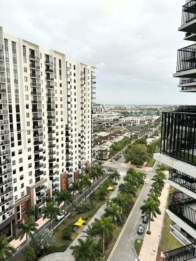 Building Photo - 5252 NW 85th Ave