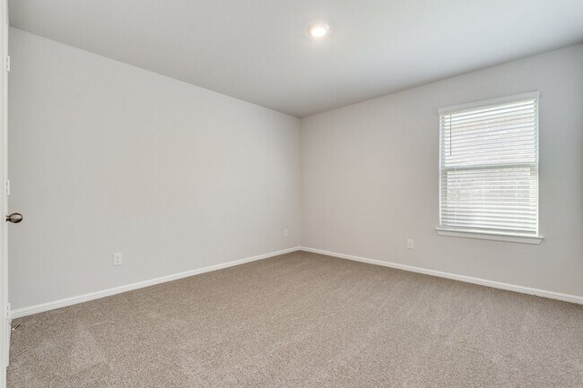 Building Photo - 5912 Harvey Gap Ln