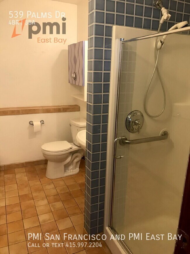 Building Photo - 539 Palms Dr