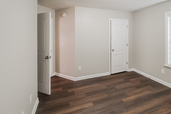 Building Photo - 3668 White Pine Rd