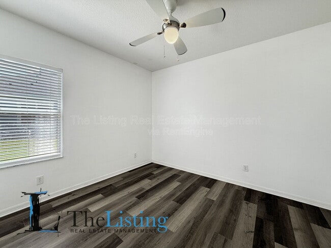 Building Photo - 7411 Surrey Wood Ln