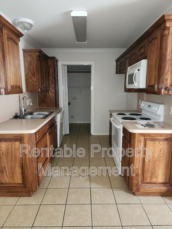 Building Photo - 144 Stage Coach Trail E