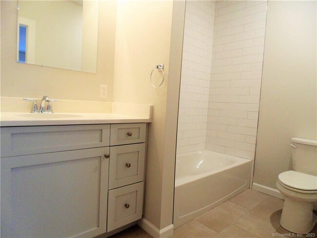 Building Photo - 2838 Fairfield Ave