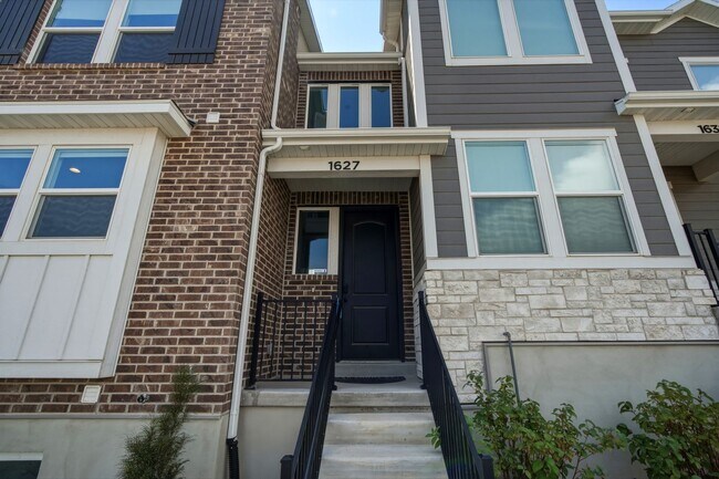 Building Photo - 1627 W Talus Rdg Dr