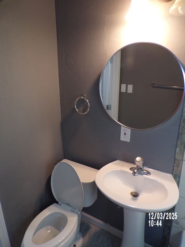 Building Photo - Great re-do